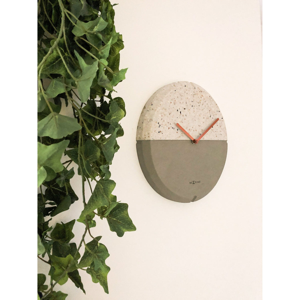NeXtime - Wall clock - Ø 32 cm - Concrete / Terrazzo - Grey - &#39;Conrazzo&#39;